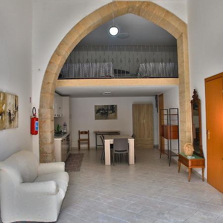 Holiday Home Castle Salemi - Casa Vacanze ภายนอก รูปภาพ