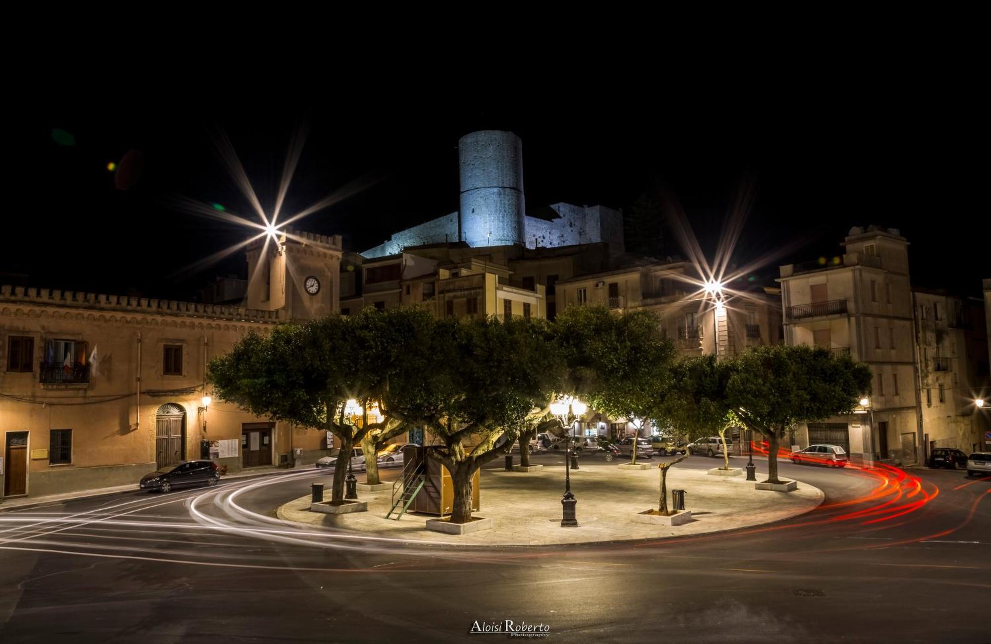 Holiday Home Castle Salemi - Casa Vacanze ภายนอก รูปภาพ